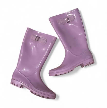 Photo of free DKSUKO Woman’s Rain Boots (Brooklyn Storage) #1