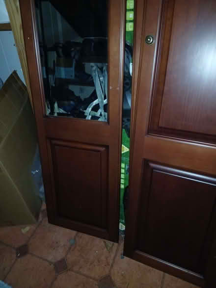 Photo of free 4 schriber quality wardrobe doors 3 part mirrored 1 plain wo (Wargrave RG10) #3