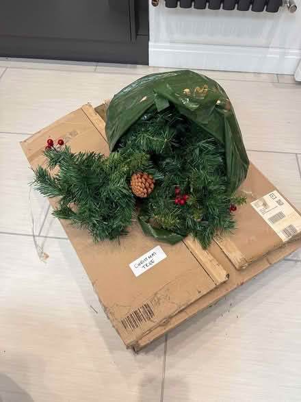 Photo of free Christmas tree and garlands (EN7 cheshunt) #1