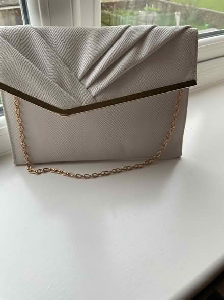 Photo of free White clutch bag (Avening GL8) #3