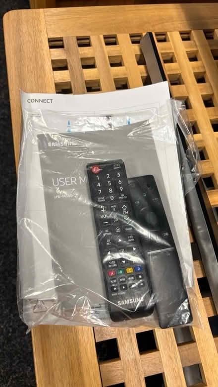 Photo of free Samsung TV - faulty (Oxted) #3