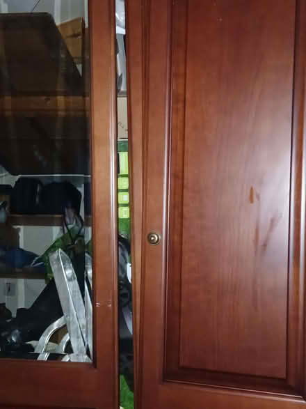 Photo of free 4 schriber quality wardrobe doors 3 part mirrored 1 plain wo (Wargrave RG10) #2