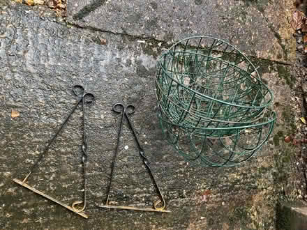Photo of free Hanging baskets and brackets (Sunnyside) #1