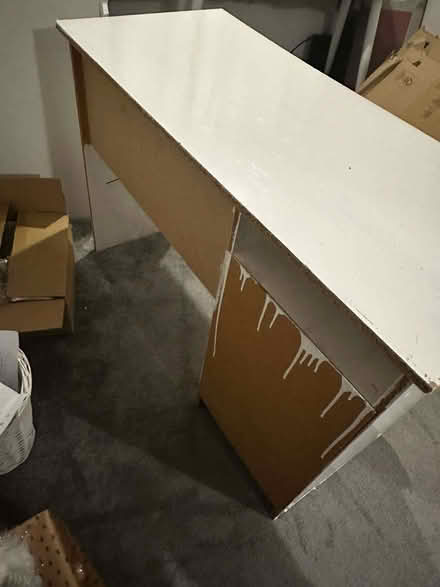 Photo of free White desk (Berrylands KT5) #4