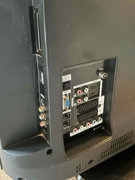 Photo of free Samsung 32” LCD TV - not smart TV (Northmoor OX29) #4