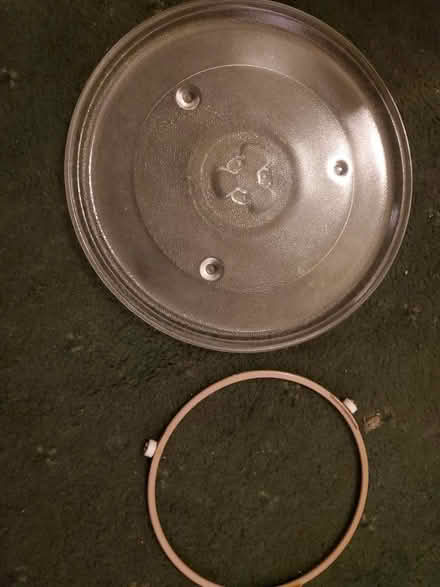 Photo of free Micro wave (Birmingham B26) #1