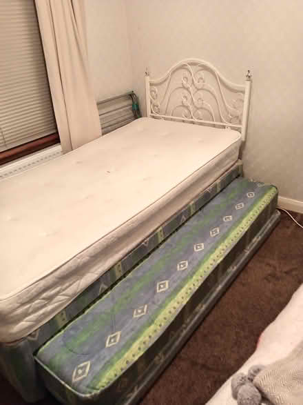 Photo of free trundle bed with 2 mattresses (Erskine PA8) #2