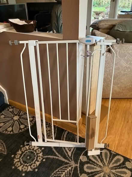 Photo of free Pet gate (Lake Forest Park) #1