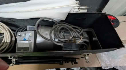 Photo of free Bowens light kit (SO19) #3