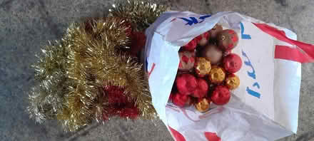 Photo of free Bag Christmas baubles and tinsel (Sheen SK17) #1