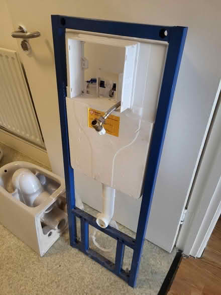 Photo of free Wall hung toilet and cistern (Crystal Palace) #2