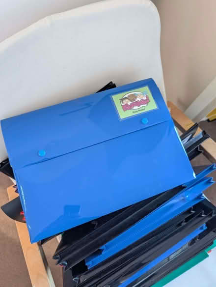Photo of free A4 Plastic document wallets - assorted colours (Leith EH6) #2