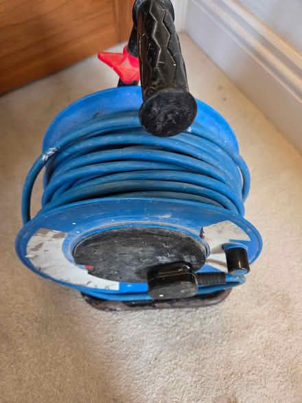 Photo of free ~25m Extension Lead (Willesden Green Station) #2