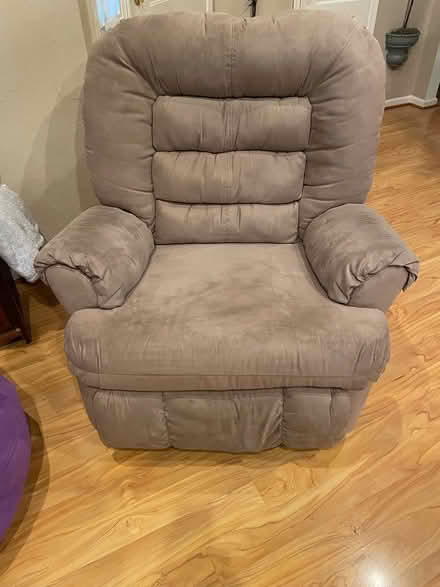 Photo of free Big recliner (Deep Creek (Food Lion)) #1
