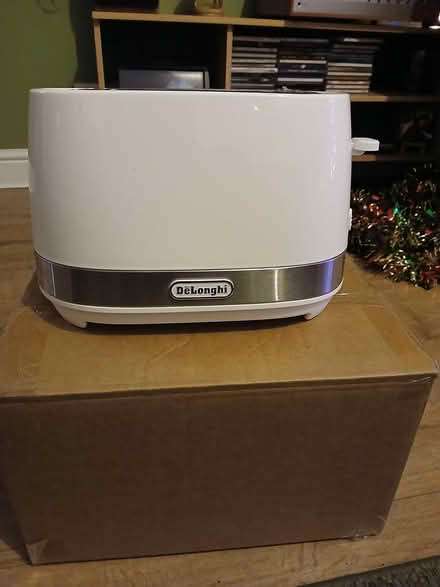 Photo of free 2 slice toaster (reddish SK5) #1