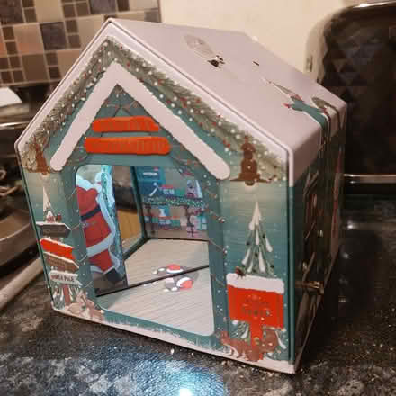 Photo of free Musical Christmas tin (WF1) #1