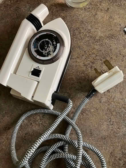 Photo of free Travel iron (Worcester WR4) #3