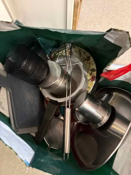 Photo of free A bag of utensils (Ferry court CF11) #1