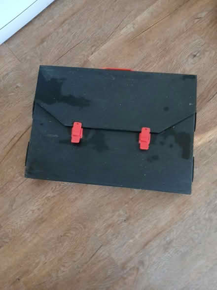 Photo of free Art/graphics folder (Meldreth) #1