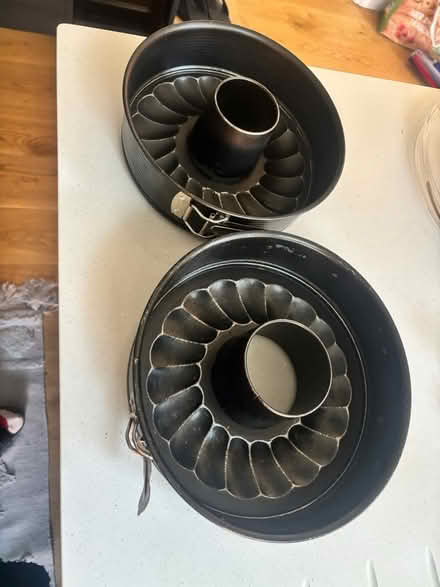 Photo of free Cake springform (KT9 Chessington) #1