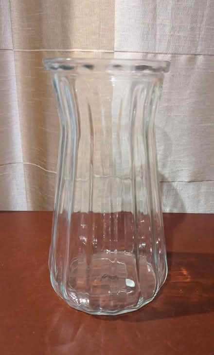 Photo of free Clear glass vase (Fanwood) #1