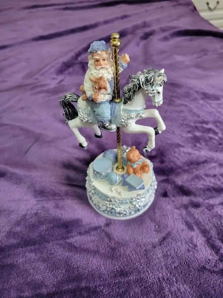 Photo of free Musical Santa on a carosel (Leavesden WD25) #1