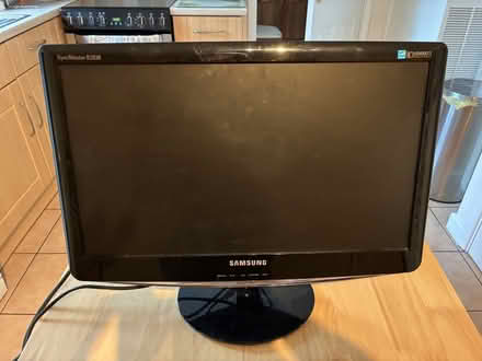 Photo of free Printer and monitor (Eastlands CV22) #2