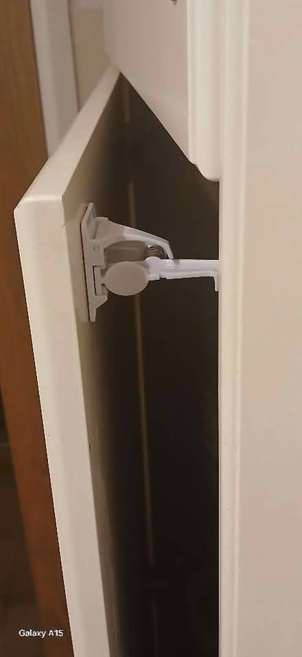 Photo of free Clips on cupboard / stop toddlers (Neston CH64) #2