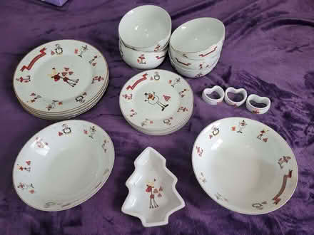 Photo of free Christmas Dinner set - 6 Places (Leavesden WD25) #1