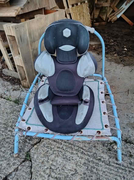 Photo of free car seat (Botley road rail station (OX2)) #1