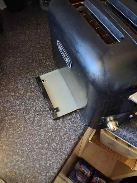 Photo of free DeLonghi toaster (Codnor DE5) #2