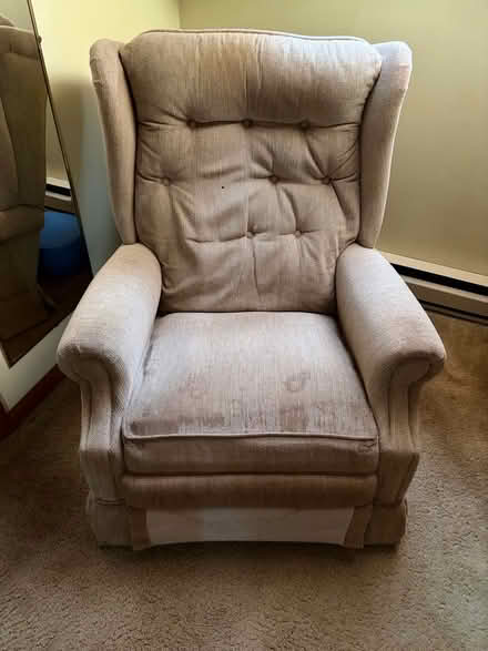 Photo of free Recliner (Plymouth ( Cedarville)) #1