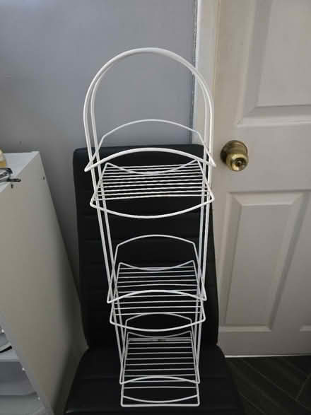 Photo of free Rack for toiletries (Wincobank S9) #3