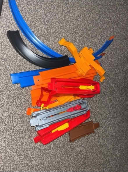 Photo of free Hot wheels (Cannonmills EH7) #2