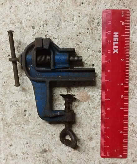 Photo of free small jeweller's clamp on bench vice (Cainscross GL5) #1