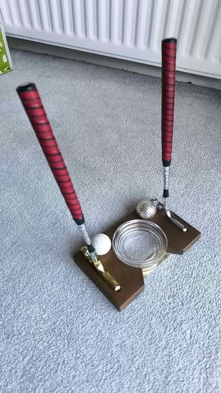 Photo of free Golf - indoor putting practice - desk display (The Camp AL1) #1