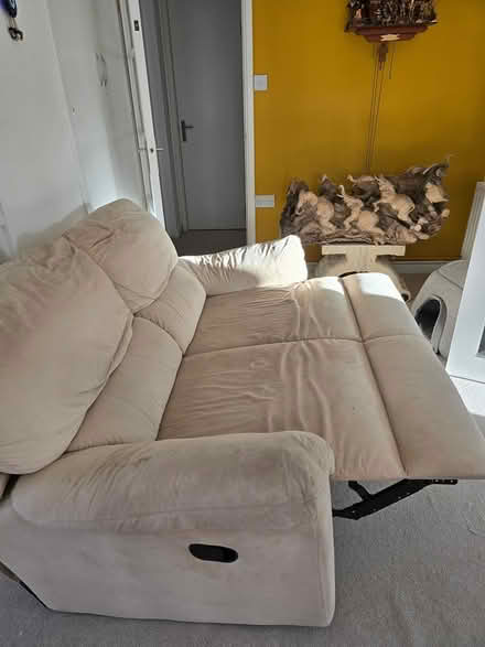 Photo of free 2-seater manual recliner (Sp7 8da) #3