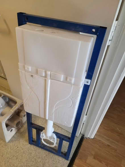 Photo of free Wall hung toilet and cistern (Crystal Palace) #3