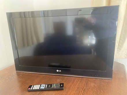 Photo of free LG TV 32" and Remote (Malvern WR14) #4