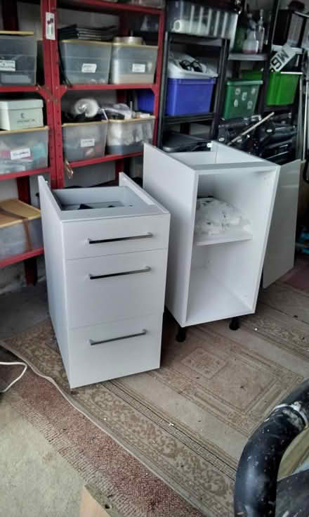 Photo of free kitchen units (buckley CH7.) #1