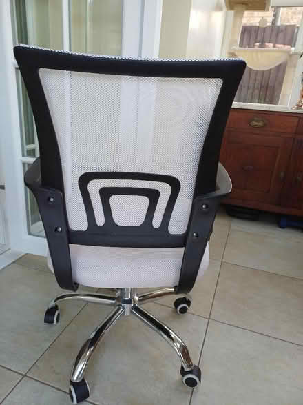 Photo of free Office chair with wheels (Moor Park HA6) #3