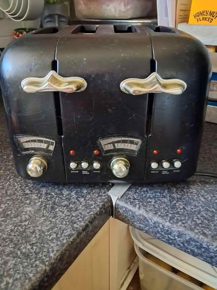 Photo of free DeLonghi toaster (Codnor DE5) #3