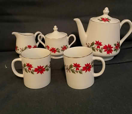 Photo of free Christmas tea set (Alta vista / riverside) #1