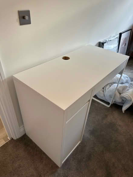 Photo of free IKEA desk / dressing table (Hove, Lansdowne Place, BN3) #2