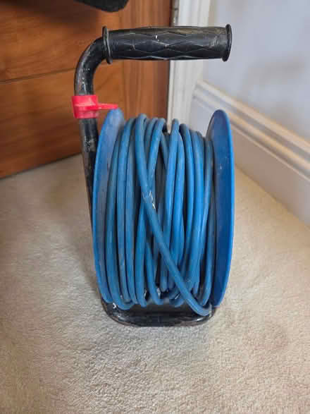 Photo of free ~25m Extension Lead (Willesden Green Station) #3