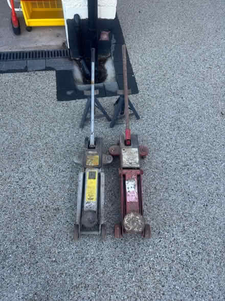 Photo of free Two hydraulic jacks and axle stands (Upton CH49) #1