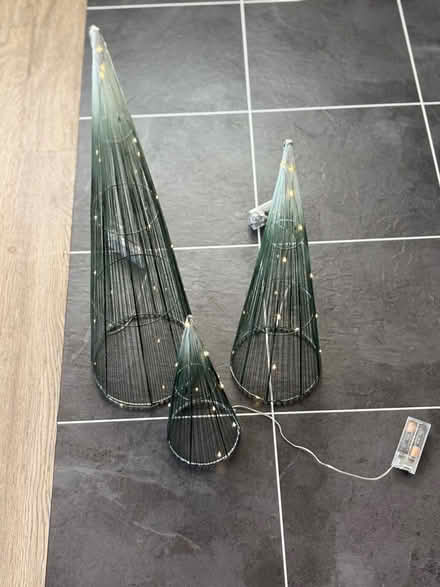 Photo of free Xmas obelisks (Victoria rd Edmonton N9) #1