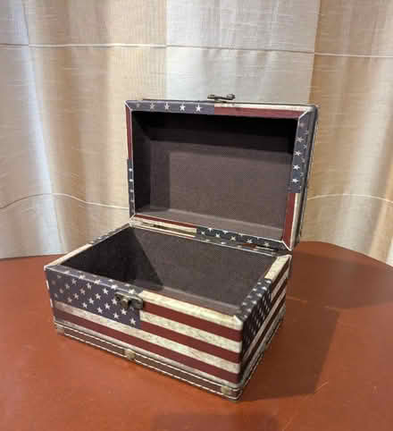 Photo of free American flag storage box (Fanwood) #2