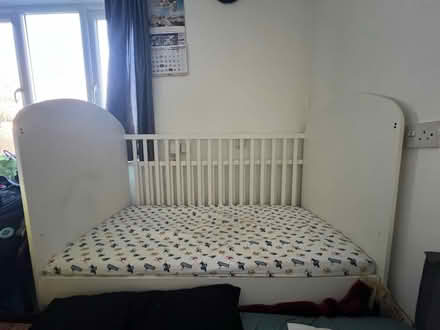 Photo of free White Baby Cot (UB7) #1