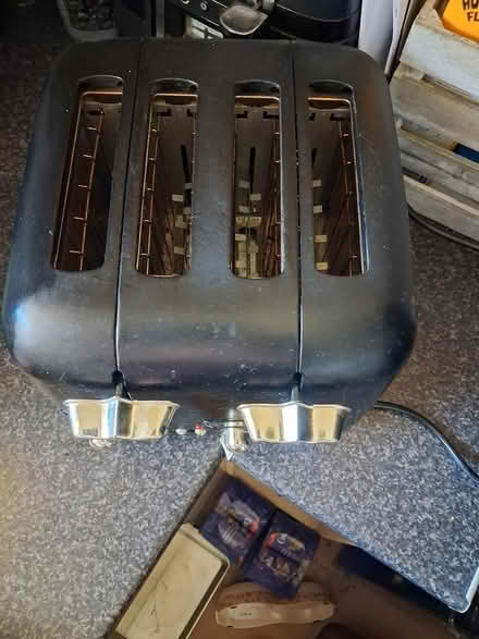 Photo of free DeLonghi toaster (Codnor DE5) #4